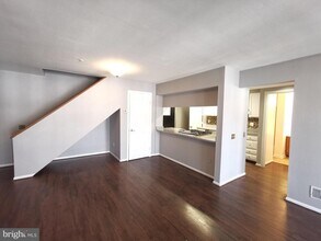 306 Waters Edge Dr in Newark, DE - Building Photo - Building Photo
