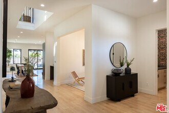 7331 Whitaker Ave in Los Angeles, CA - Building Photo - Building Photo
