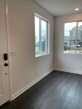 5301 E Commerce Way in Sacramento, CA - Building Photo - Building Photo