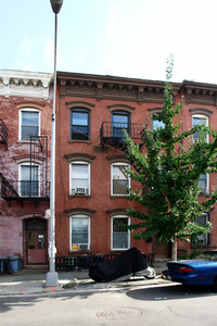 135 23rd St in Brooklyn, NY - Foto de edificio - Building Photo