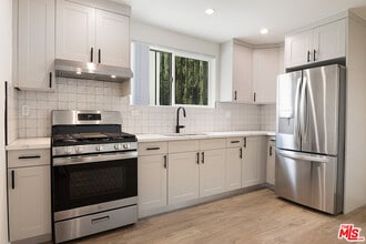 162 S Sycamore Ave in Los Angeles, CA - Building Photo - Building Photo
