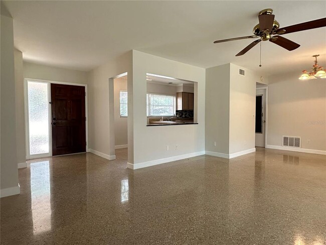 2025 Pine Ridge Dr in Clearwater, FL - Building Photo - Building Photo