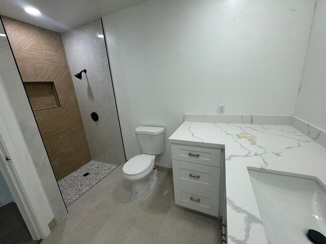 6260 SW 6th St in Margate, FL - Building Photo - Building Photo