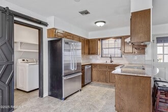 315 S Philo Dr in Lafayette, LA - Foto de edificio - Building Photo