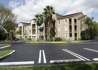 The Enclave At Doral in Doral, FL - Foto de edificio - Building Photo