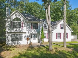 198 White Pine Trl in East Stroudsburg, PA - Building Photo