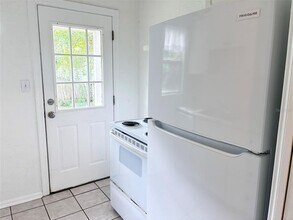 1650 Crestwood Dr in Orlando, FL - Building Photo - Building Photo