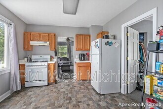 1530 Quarry Ave NW in Grand Rapids, MI - Building Photo - Building Photo