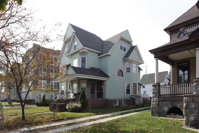 628 S Westnedge Ave in Kalamazoo, MI - Foto de edificio - Building Photo