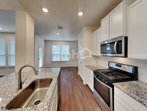 2733 Meadowood Heights in New Braunfels, TX - Building Photo - Building Photo