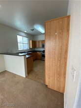 10154 Sunshine Village Pl in Las Vegas, NV - Building Photo - Building Photo