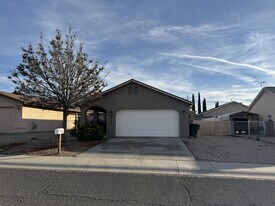 2720 Superba Ave in Kingman, AZ - Building Photo