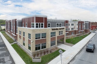 Holland Circle Apartments in Amsterdam, NY - Building Photo - Building Photo