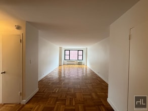 Fourth Avenue in New York, NY - Building Photo - Building Photo