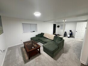 1305 Ashbourne Dr, Unit B in Lynchburg, VA - Foto de edificio - Building Photo