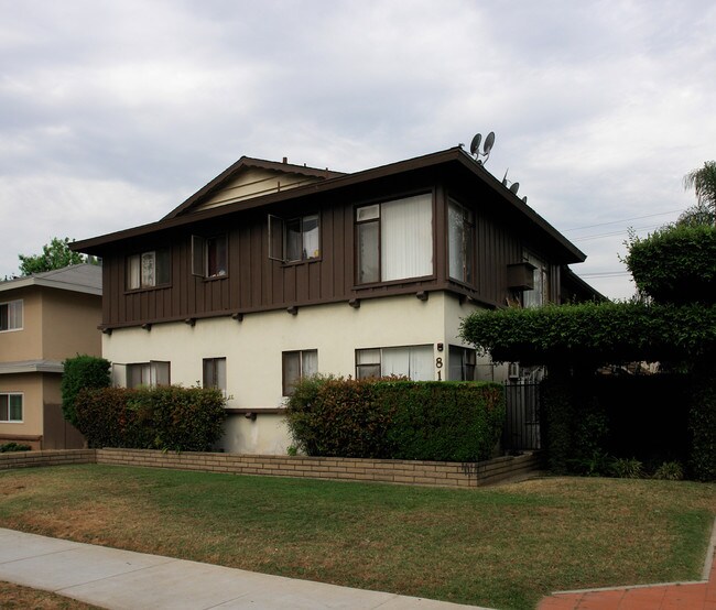 813-817 N Palmetto Ave in Ontario, CA - Foto de edificio - Building Photo