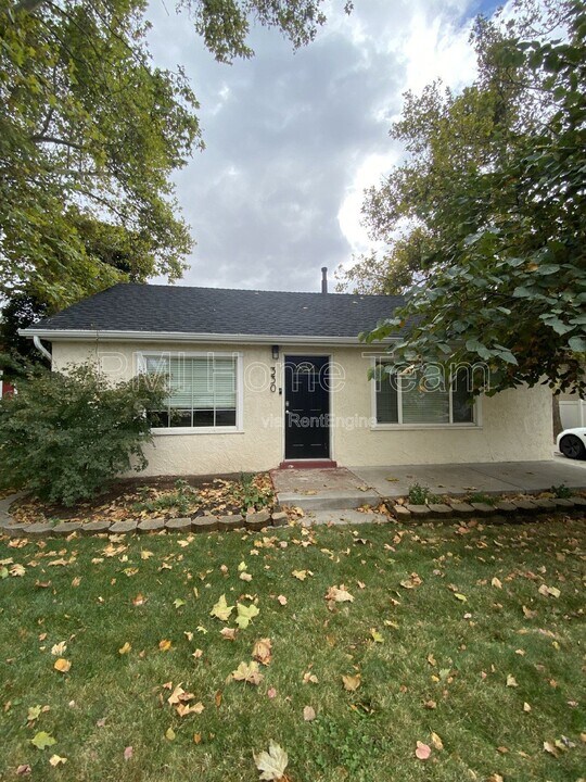 330 E 100 N in Kaysville, UT - Building Photo