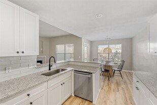 292 Spruce Dr in Kyle, TX - Building Photo