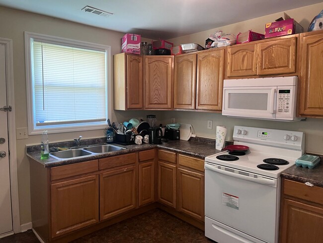 1304 Ireland St in Nashville, TN - Building Photo - Building Photo