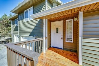 26234 Tuckerman Ave NE in Kingston, WA - Building Photo - Building Photo