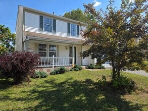 7006 Finchley Dr in Reynoldsburg, OH - Building Photo - Building Photo