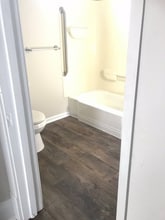 104 N 8th St, Unit A in Wheeling, WV - Foto de edificio - Building Photo