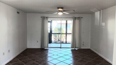 2724 Hidden Lake Blvd in Sarasota, FL - Building Photo - Building Photo