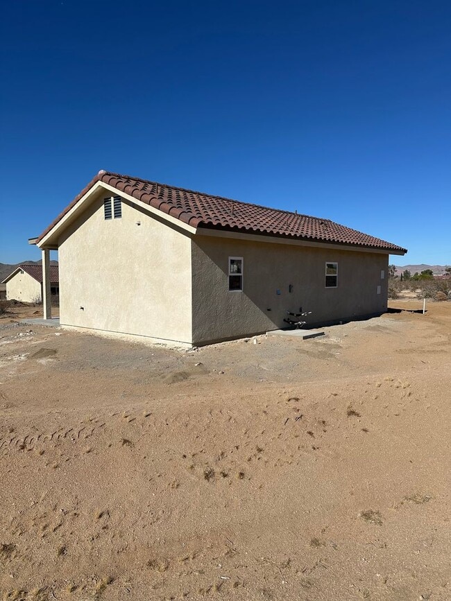 17465 Pauhaska Rd in Apple Valley, CA - Building Photo - Building Photo