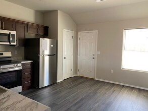 2933 W Obsidian St in Fayetteville, AR - Building Photo - Building Photo