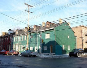 2133 Sarah St in Pittsburgh, PA - Building Photo - Building Photo