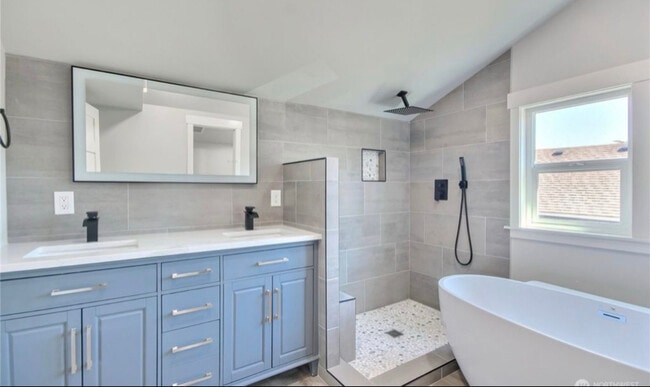 3577 E J St in Tacoma, WA - Foto de edificio - Building Photo