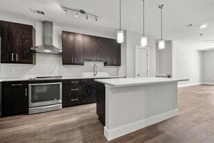 3114 S Congress Ave in Austin, TX - Building Photo
