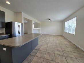 6889 Lake Eaglebrooke Dr in Lakeland, FL - Building Photo - Building Photo