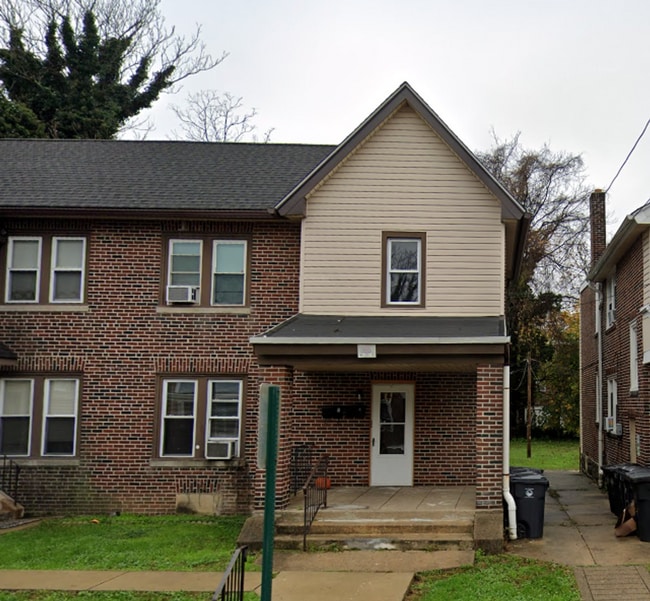 property at 202 W 28th St