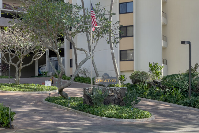 Commodore in Honolulu, HI - Foto de edificio - Building Photo