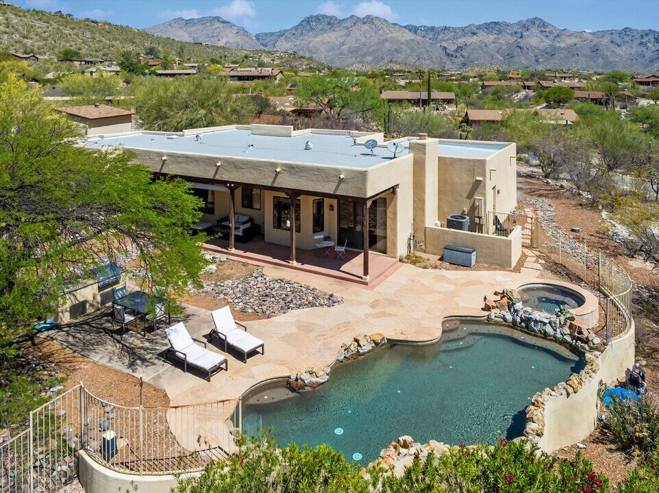 4055 N Kolb Rd in Tucson, AZ - Building Photo