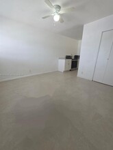 511 NW 4th Ave in Hallandale Beach, FL - Building Photo - Building Photo