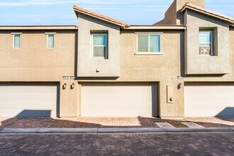 6820 Alpine White Ct in N Las Vegas, NV - Building Photo - Building Photo