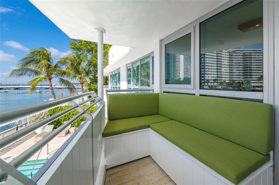 1491 Lincoln Terrace in Miami Beach, FL - Building Photo