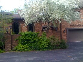 15220 Marilyn Dr in Elm Grove, WI - Building Photo