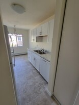 White Oaks Apartments in West St. Paul, MN - Building Photo