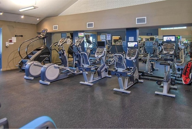 21500 Burbank Blvd in Los Angeles, CA - Building Photo - Building Photo