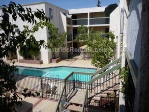 409 Burchett St, Unit #205 in Glendale, CA - Foto de edificio - Building Photo
