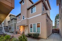 Cottage Grove Townhomes in Seattle, WA - Building Photo - Building Photo