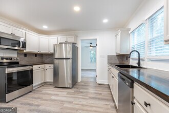 4175 Cottage Ln in Conley, GA - Building Photo - Building Photo