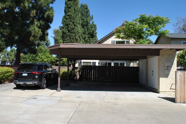 10626 Escobar Dr in San Diego, CA - Building Photo - Building Photo