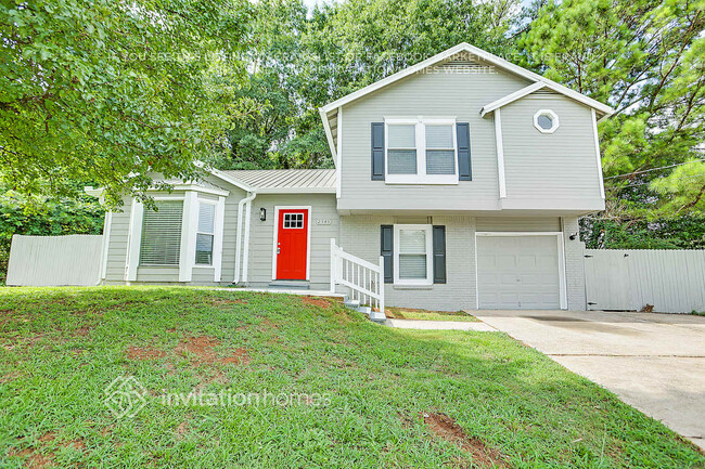 2345 Deep Shoals Cir in Decatur, GA - Building Photo - Building Photo