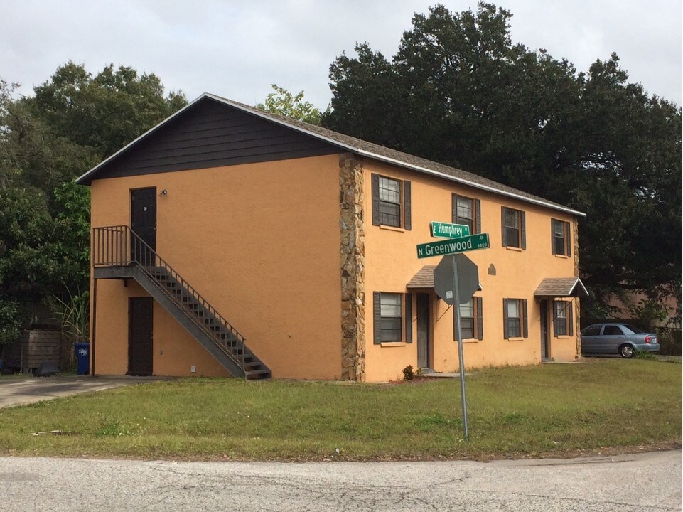 4102 E Humphrey St in Tampa, FL - Foto de edificio
