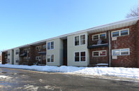 Vassar Garden Apartments in Poughkeepsie, NY - Building Photo - Building Photo