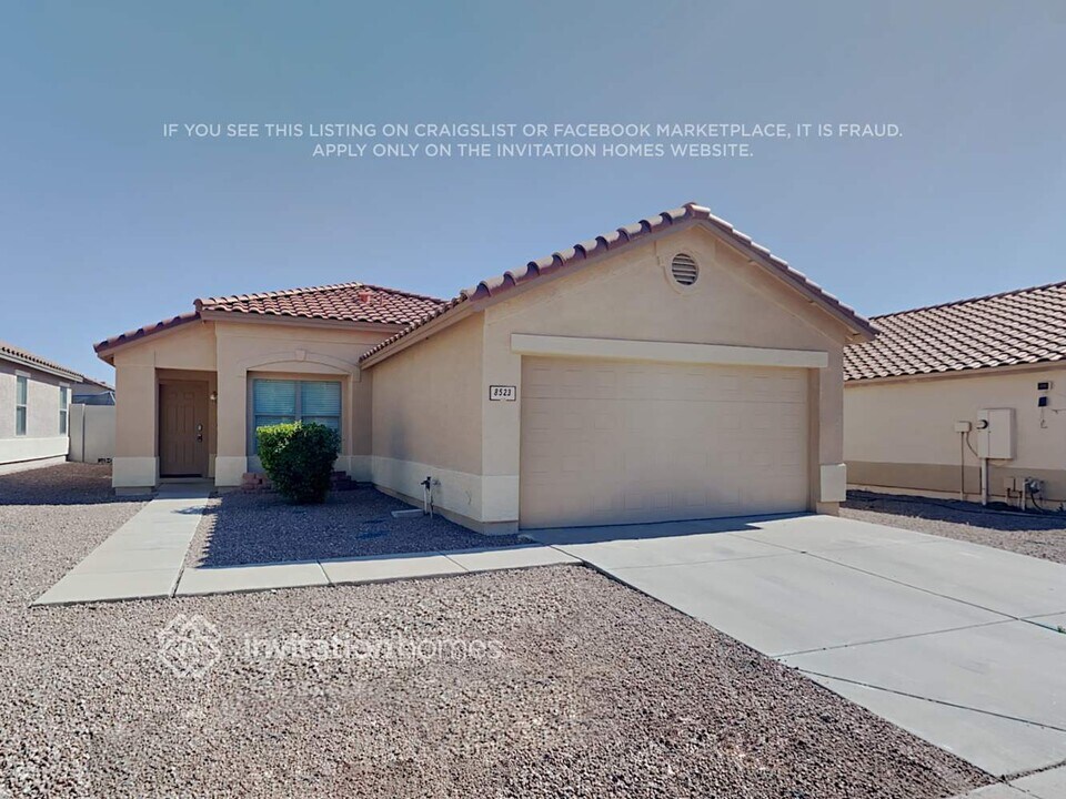 8523 E Lakeview Ave in Mesa, AZ - Building Photo